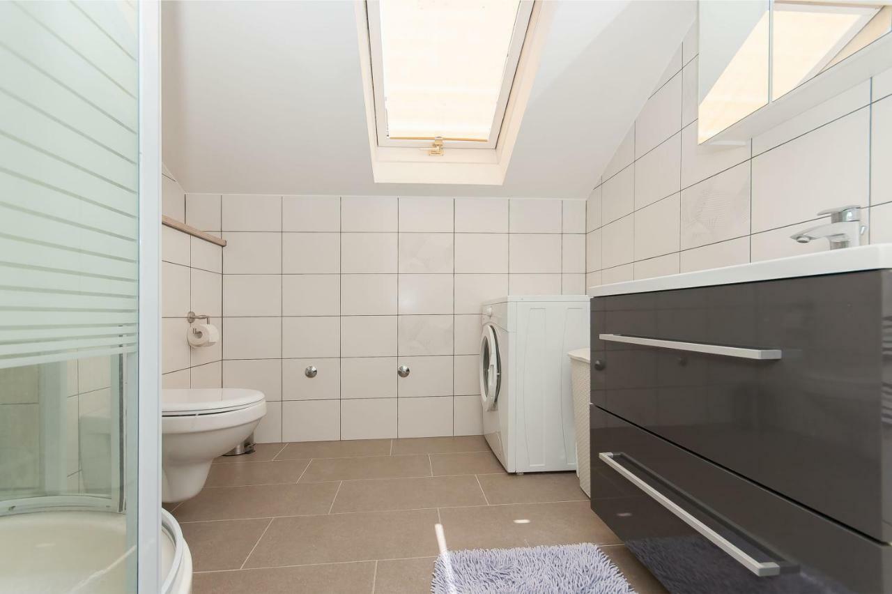 Appartamento Modern Duće Esterno foto