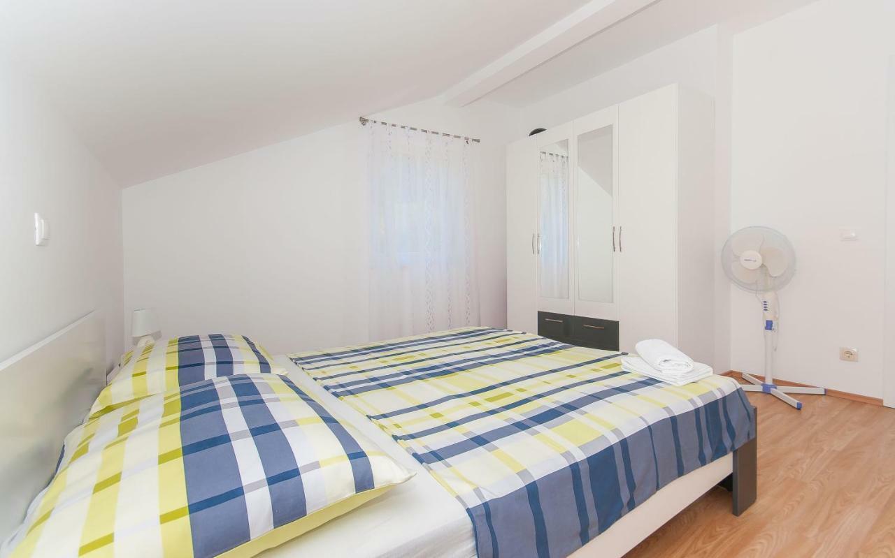 Appartamento Modern Duće Esterno foto