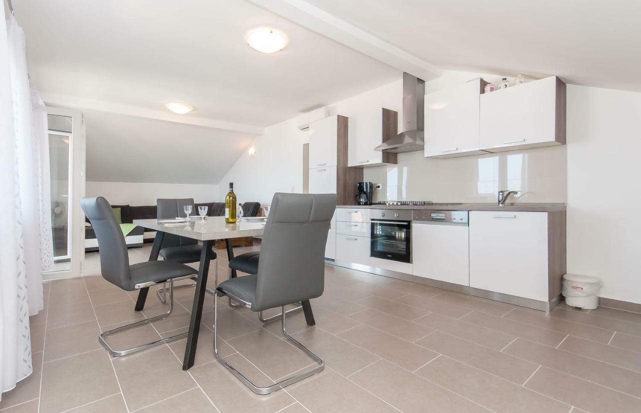 Appartamento Modern Duće Esterno foto